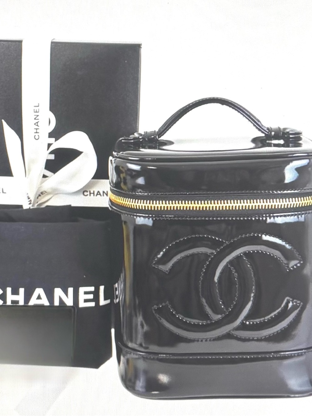 🆕Chanel CC Pattern LeatherVanity case🧳